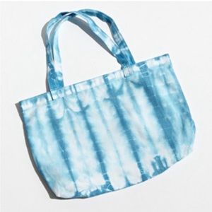 NWT Urban Outfitters Tie Dye Tote Bag in Blue and White